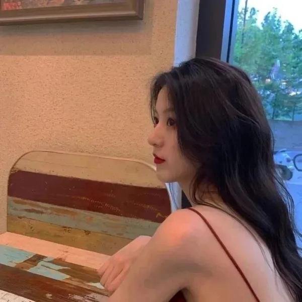 湖畔春晓